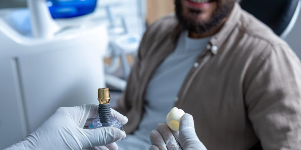 qui peut beneficier implant dentaire